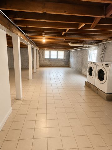 1822 S 55th Avenue, Cicero, IL 60804