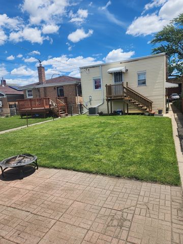 1822 S 55th Avenue, Cicero, IL 60804