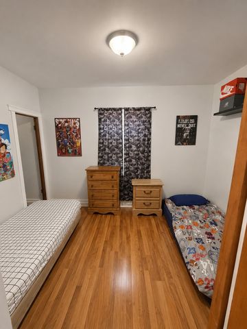 1822 S 55th Avenue, Cicero, IL 60804