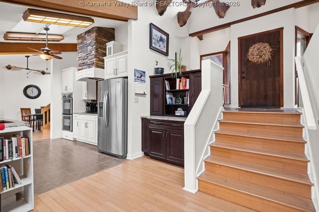 4 Jasmine Lane, Charleston, WV 25314