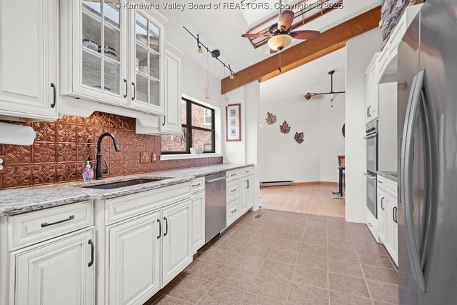 4 Jasmine Lane, Charleston, WV 25314