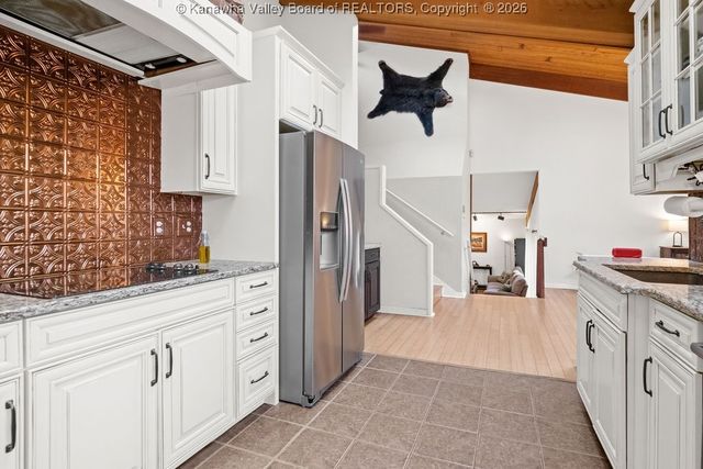 4 Jasmine Lane, Charleston, WV 25314