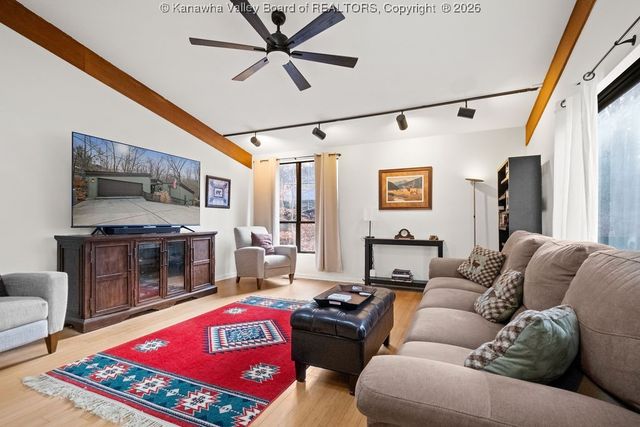 4 Jasmine Lane, Charleston, WV 25314