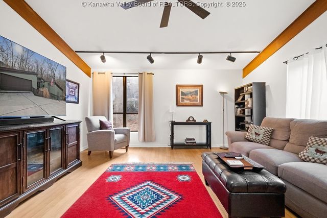 4 Jasmine Lane, Charleston, WV 25314