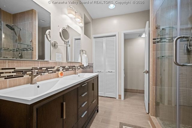 4 Jasmine Lane, Charleston, WV 25314