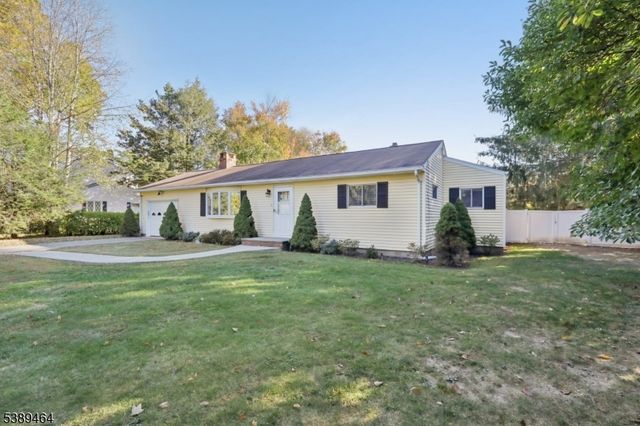6 Mohawk Trl, West Milford Twp., NJ 07480