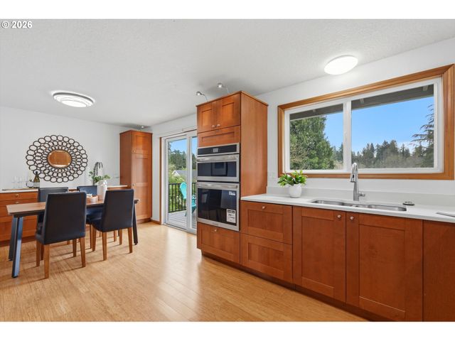 7460 Sw ELMWOOD St, Portland, OR 97223