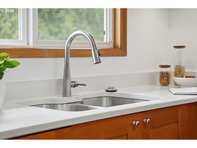 7460 Sw ELMWOOD St, Portland, OR 97223