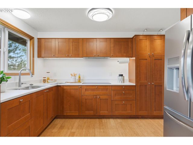 7460 Sw ELMWOOD St, Portland, OR 97223