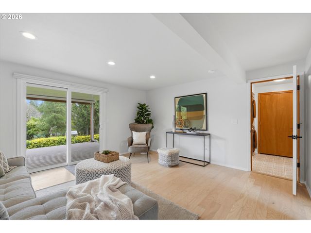 7460 Sw ELMWOOD St, Portland, OR 97223