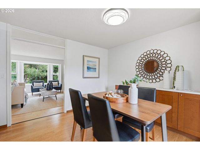 7460 Sw ELMWOOD St, Portland, OR 97223