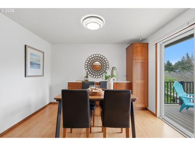 7460 Sw ELMWOOD St, Portland, OR 97223