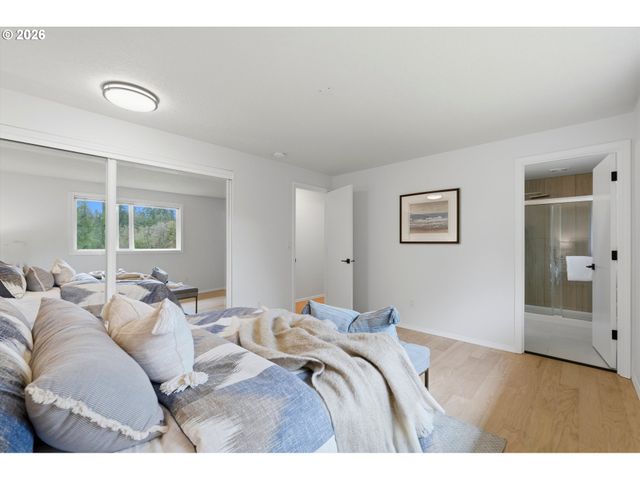 7460 Sw ELMWOOD St, Portland, OR 97223