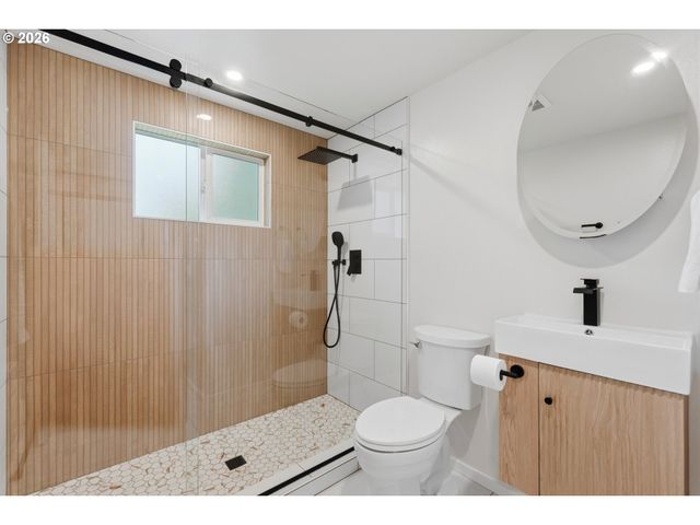 7460 Sw ELMWOOD St, Portland, OR 97223