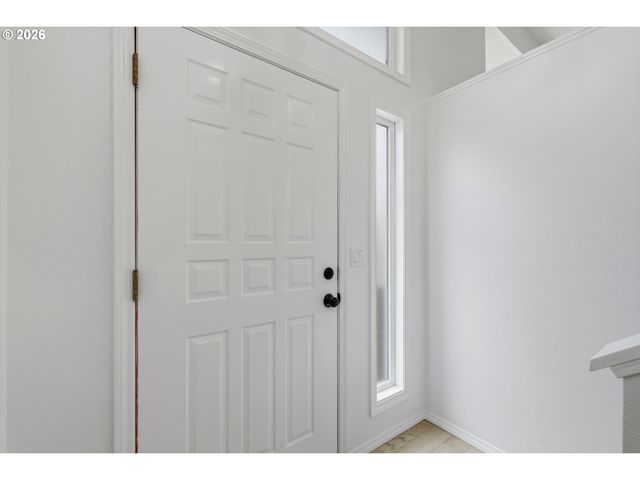 7460 Sw ELMWOOD St, Portland, OR 97223