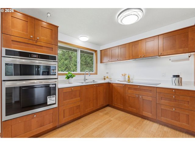 7460 Sw ELMWOOD St, Portland, OR 97223