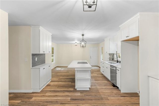 2021 Warwickshire Drive, Greensboro, NC 27455