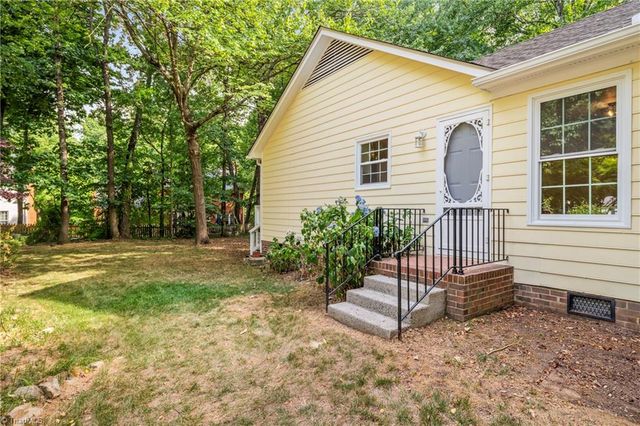 2021 Warwickshire Drive, Greensboro, NC 27455