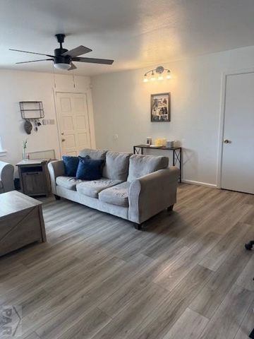23 MacGregor Rd, Pueblo, CO 81001