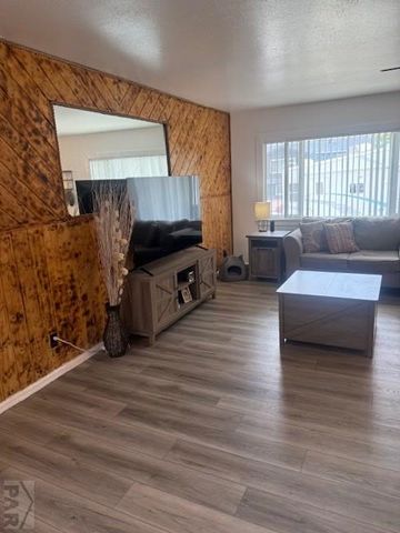 23 MacGregor Rd, Pueblo, CO 81001