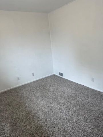 23 MacGregor Rd, Pueblo, CO 81001
