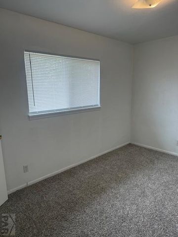23 MacGregor Rd, Pueblo, CO 81001