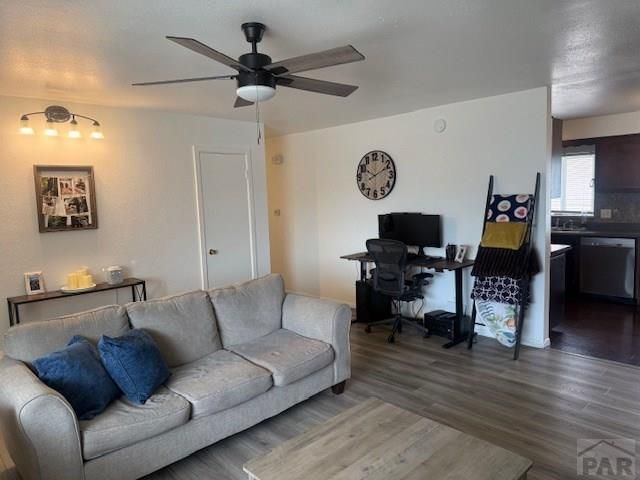 23 MacGregor Rd, Pueblo, CO 81001