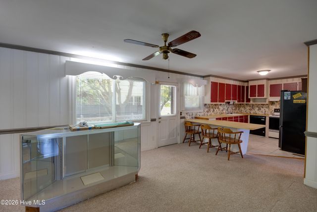 100 E Berkshire Road, Greenville, NC 27858