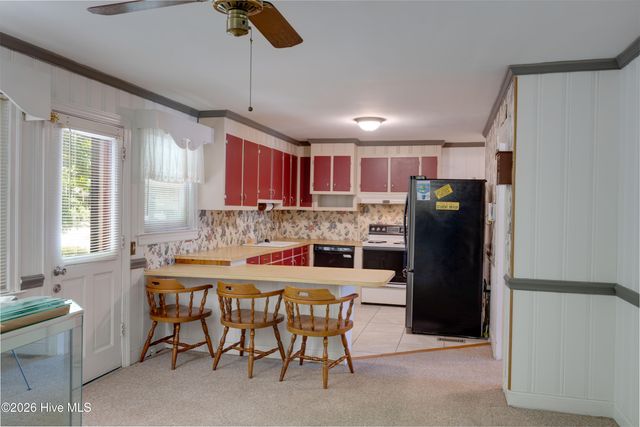 100 E Berkshire Road, Greenville, NC 27858