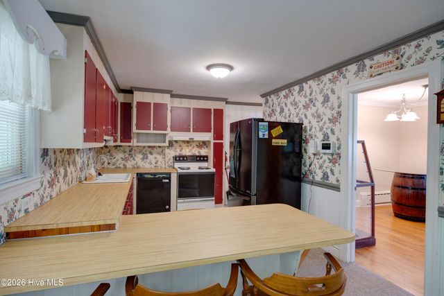100 E Berkshire Road, Greenville, NC 27858