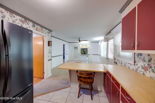 100 E Berkshire Road, Greenville, NC 27858