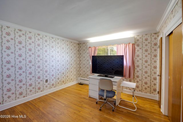 100 E Berkshire Road, Greenville, NC 27858