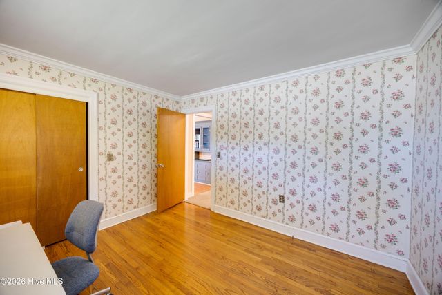 100 E Berkshire Road, Greenville, NC 27858