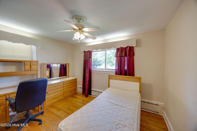 100 E Berkshire Road, Greenville, NC 27858