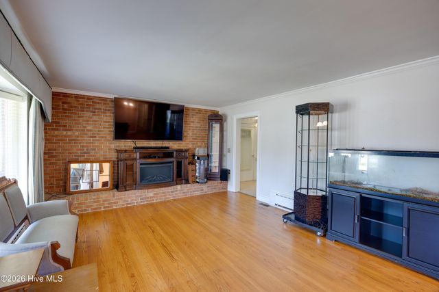 100 E Berkshire Road, Greenville, NC 27858