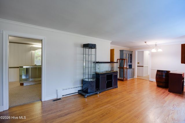 100 E Berkshire Road, Greenville, NC 27858