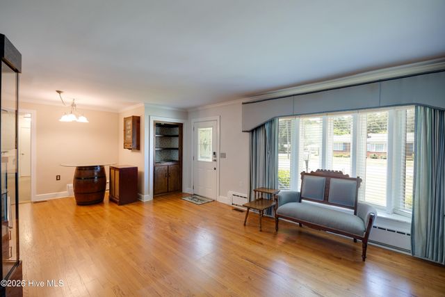100 E Berkshire Road, Greenville, NC 27858
