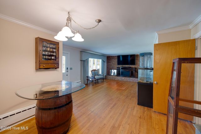 100 E Berkshire Road, Greenville, NC 27858