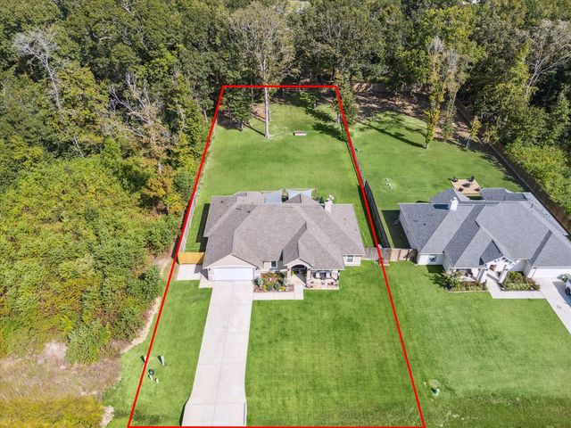 128 Road 6615, Dayton, TX 77535