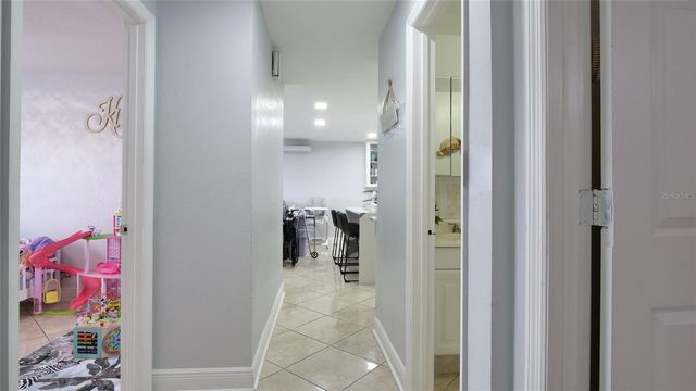 6424 YORKSHIRE RD, Tampa, FL 33634