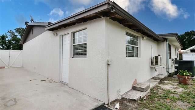 6424 YORKSHIRE RD, Tampa, FL 33634