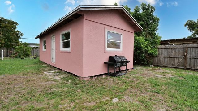 6424 YORKSHIRE RD, Tampa, FL 33634