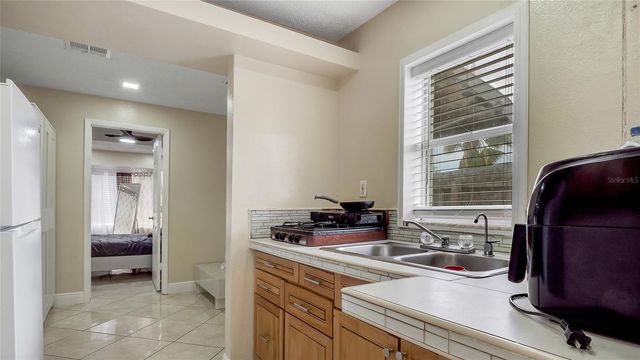 6424 YORKSHIRE RD, Tampa, FL 33634