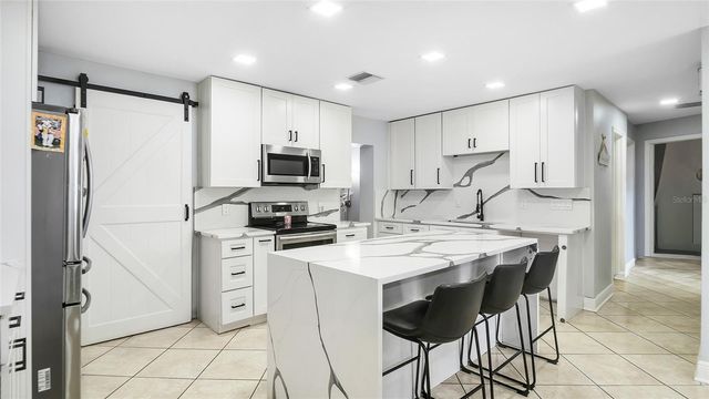 6424 YORKSHIRE RD, Tampa, FL 33634