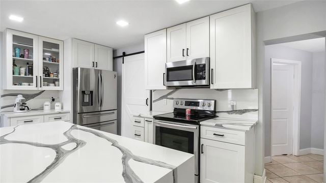 6424 YORKSHIRE RD, Tampa, FL 33634