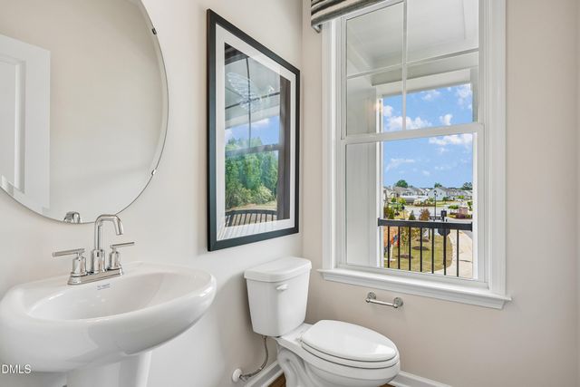 34 E Tiger Lily Trail 107, Clayton, NC 27527