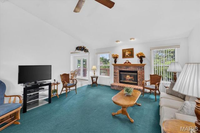 129 Braewood Circle 5C, St Charles, MO 63301