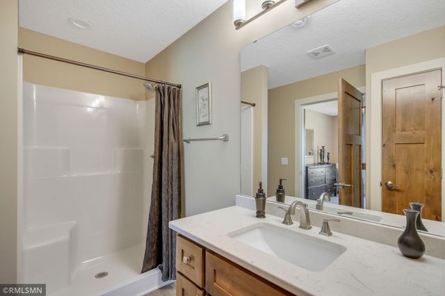 15563 Xalapa Street NE, Columbus, MN 55025