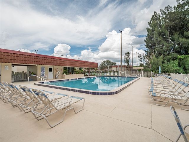 16 Vista Palm Lane 204, Vero Beach, FL 32962