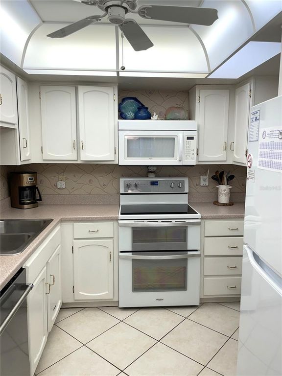 Image 15 of property listing at 4175 S ATLANTIC AVENUE 507, New Smyrna Beach, FL 32169